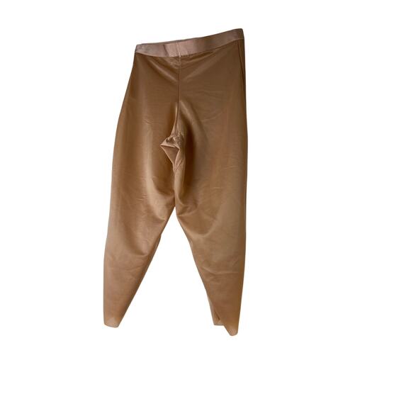 Skims , below the knee, capri , shapewear - Picture 2 of 4